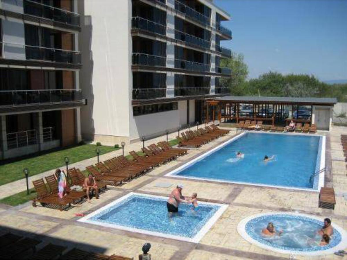Pomorie Bay Aparthotel Екстер'єр фото