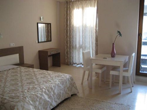 Pomorie Bay Aparthotel Екстер'єр фото