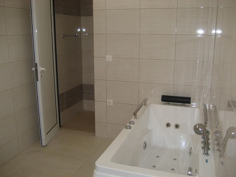 Pomorie Bay Aparthotel Екстер'єр фото